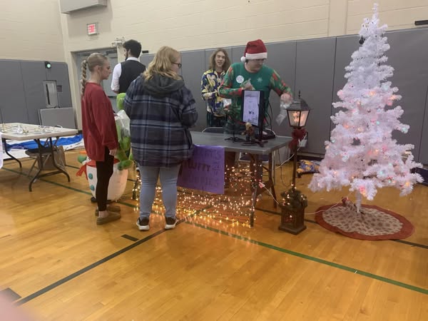 Brookville Econ Students Raising Money Through School Project