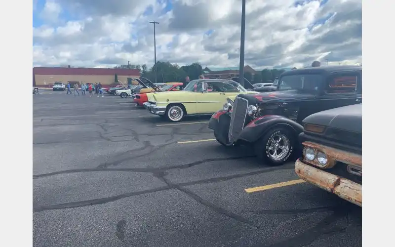 Cars and Pizza, Helping Local Students