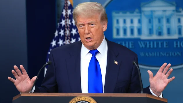 Trump again brings up the idea of deporting US citizens for crimes