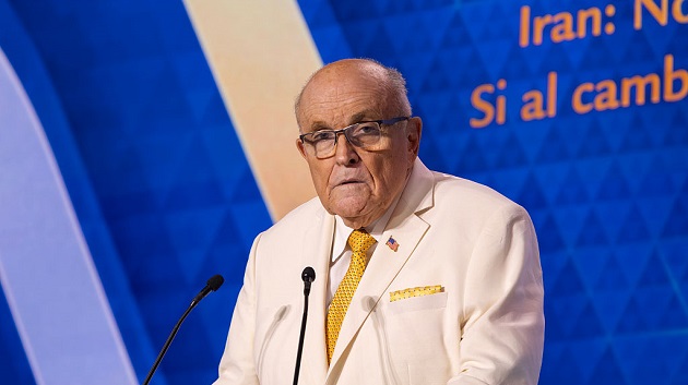 Giuliani injured in vehicle accident, security chief says