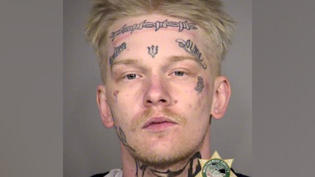 Manhunt underway for Oregon murder suspect who was mistakenly released on bail: Sheriff