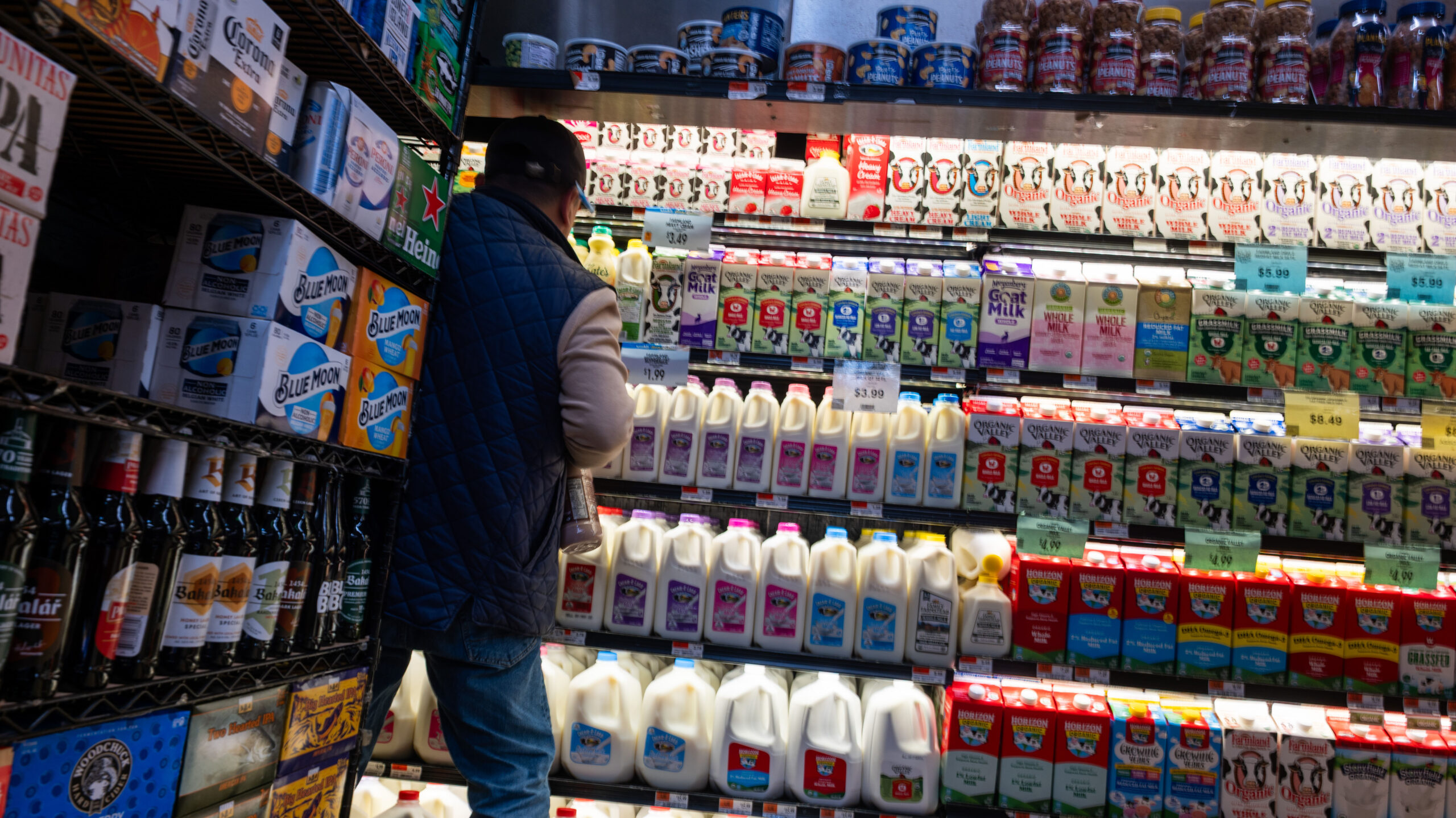 Inflation hits highest level in nearly 3 years, Fed's preferred gauge shows