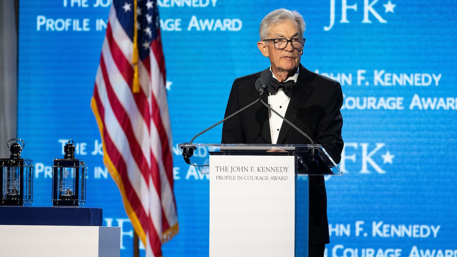 Central bank faces political 'stress test' that threatens economy, ex-Fed Chair Powell says