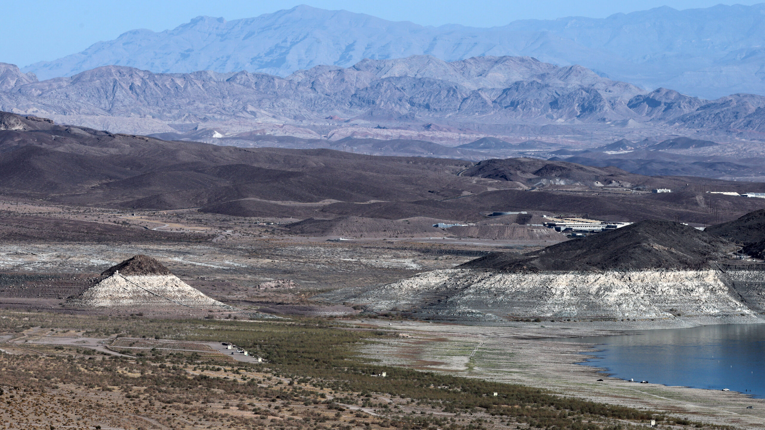 Lake Mead, nation's largest reservoir, reaches its lowest water level on record