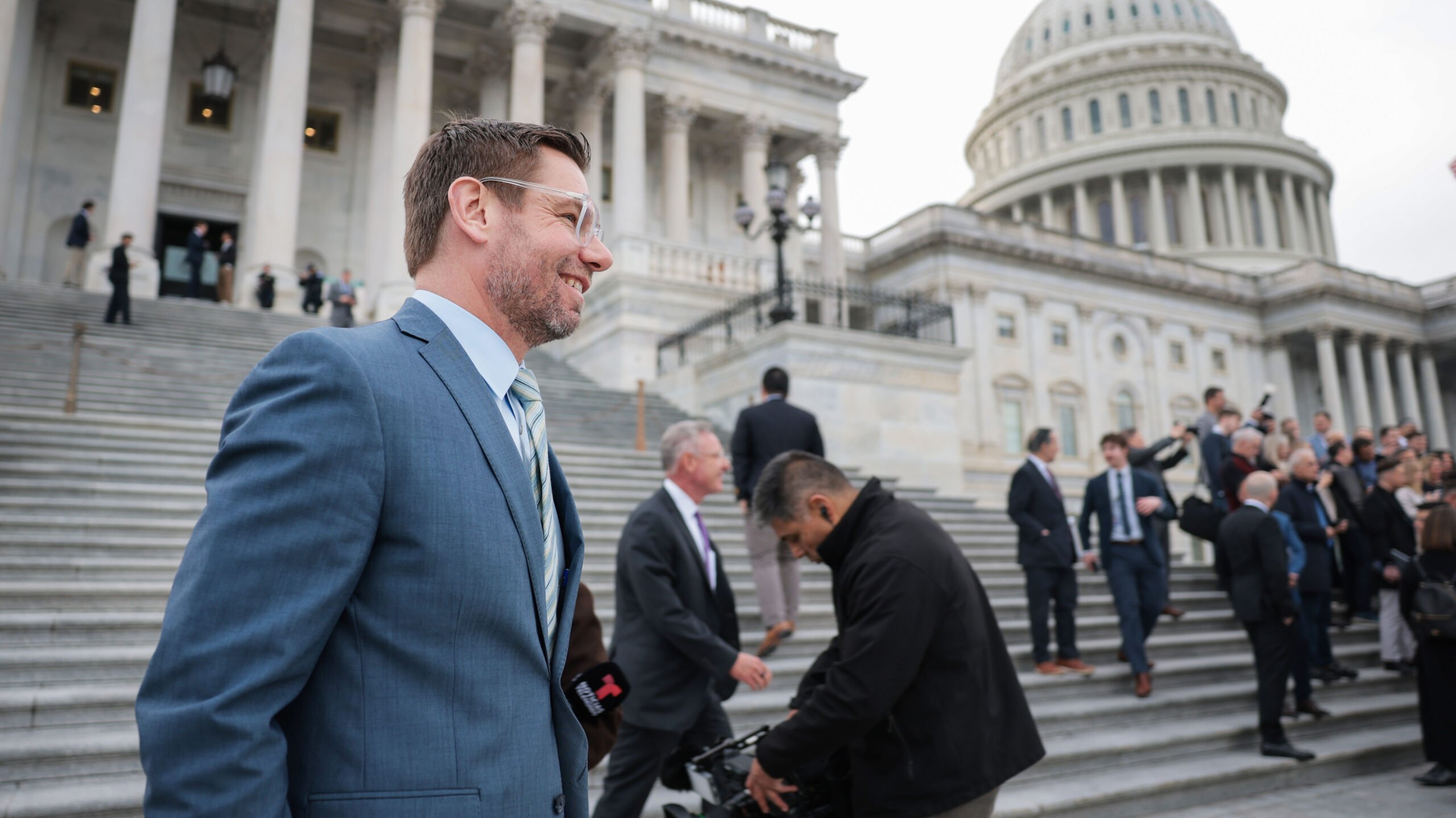 FBI seizes former Rep. Swallwell's phone, devices as part of criminal probe, sources said