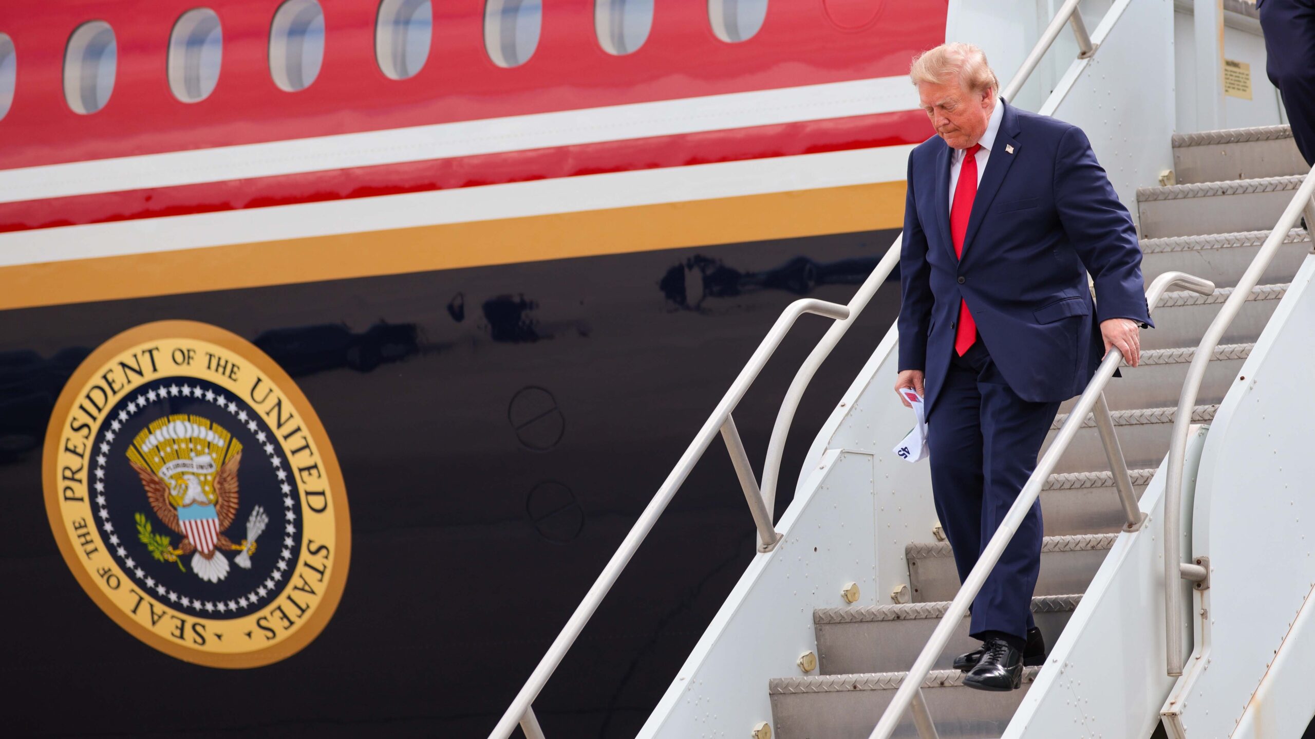 Trump continues red-state campaign push with days until midterms